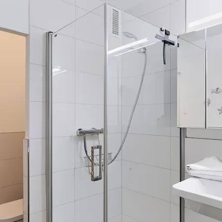 Objekt-nr 246 - - Kaiserallee * Lübeck
